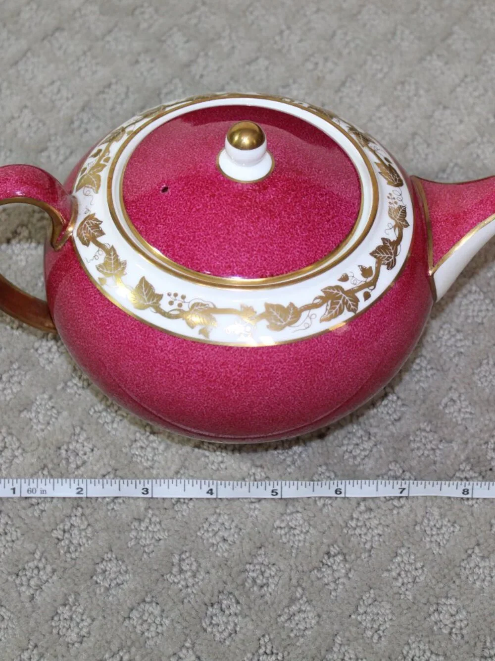 Wedgwood Whitehall W3994 Bone China Powder Ruby Tea Pot